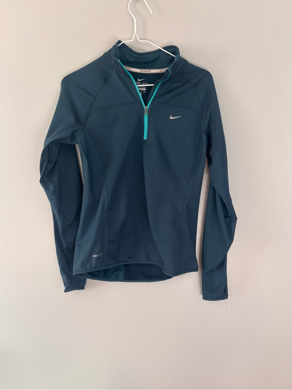 Nike Dri-FIT Womenās Running 1/4 Zip Mock Neck Pullover Teal Size S.